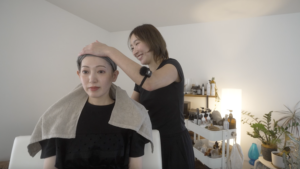 睡眠に悩む女性のヘッドスパシーン